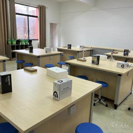 艺术高中教学点