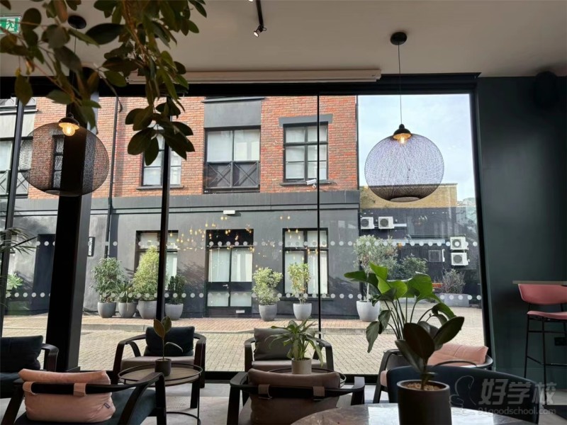 北京到英国咨询点