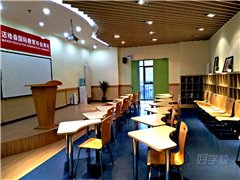 迈格森里外里中心