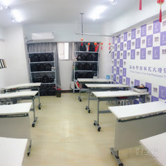 华妆初尚成都校区