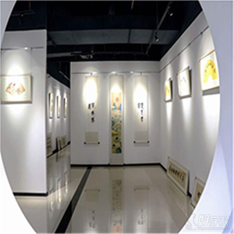 深圳龙华美中校区