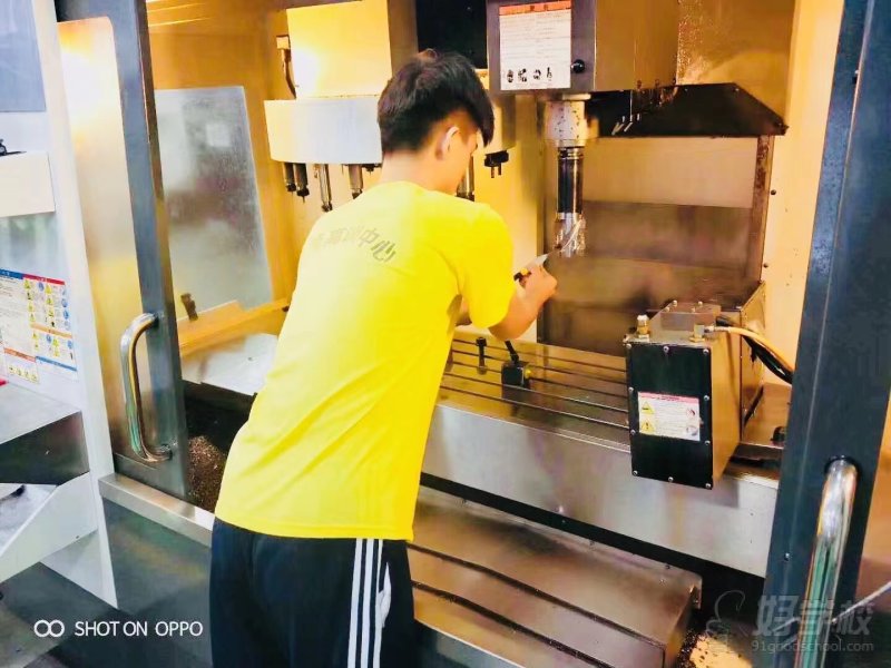 数控加工教学现场