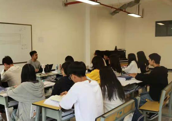 昆明艺中人艺术培训学校