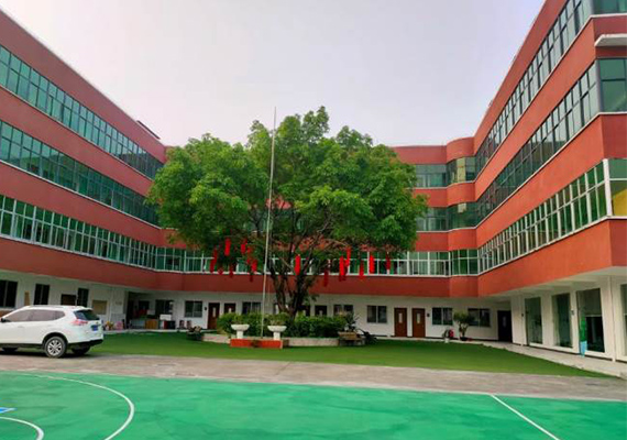 华师大课辅复读学校