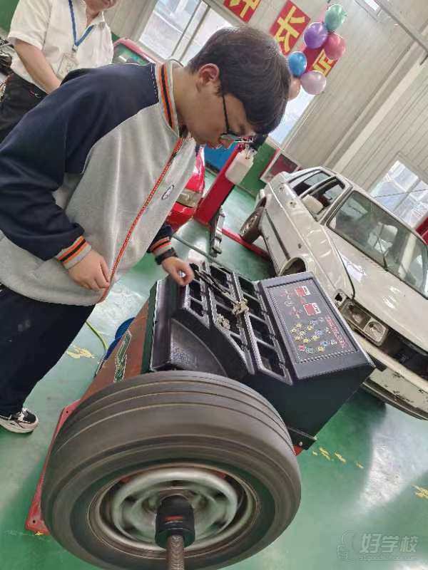 汽车电器实训区 (9