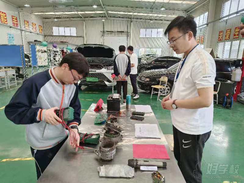 汽车电器实训区 (1