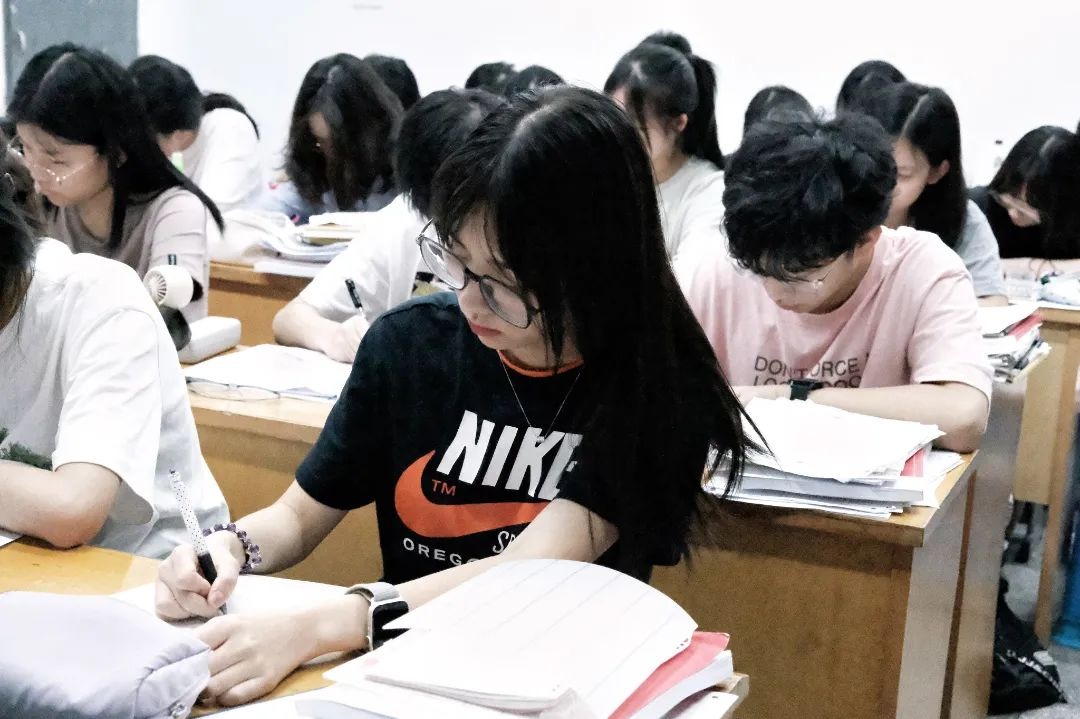 自习课.jpg
