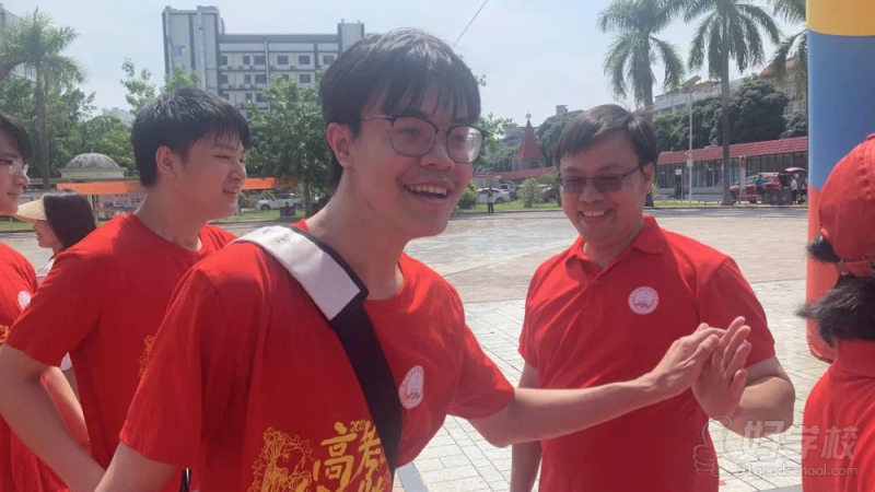 东方外语高中学员风采