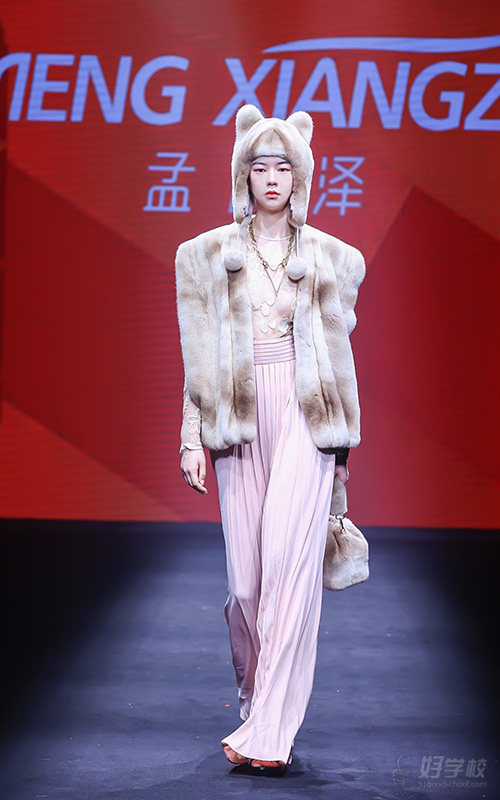 辛集首届时装周