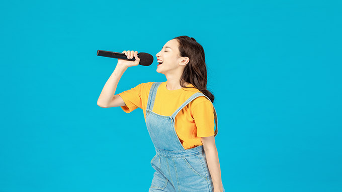 表演生演唱