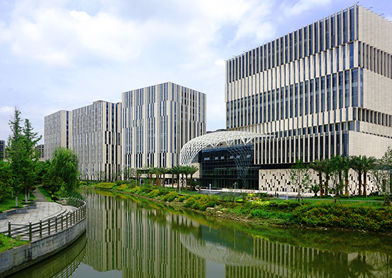 学校外景