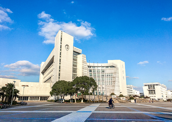上海大学