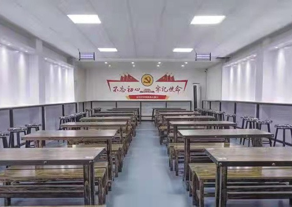 学校食堂