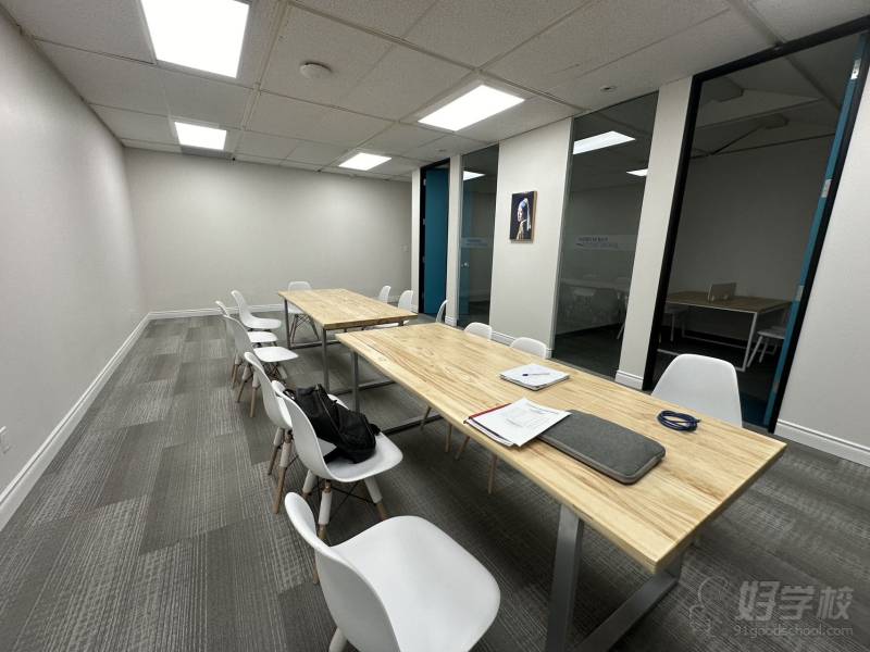 广州到加拿大上课