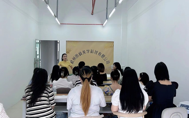 杭州化妝就業(yè)速成培訓班