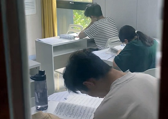 教学场景(2).jpg