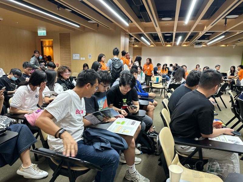 参观香港理工大学