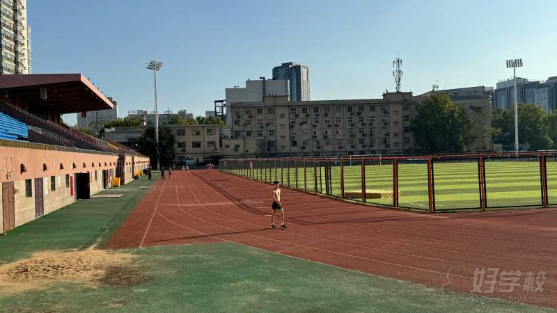市体育场