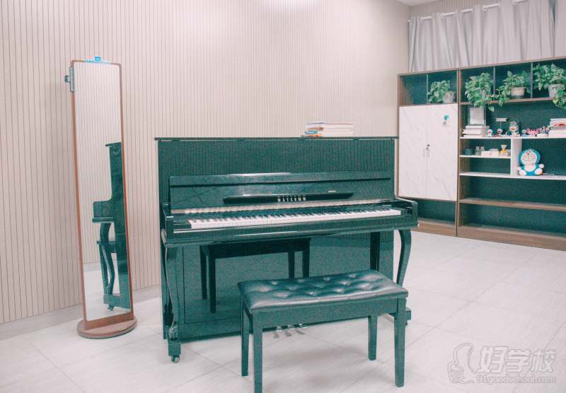 钢琴