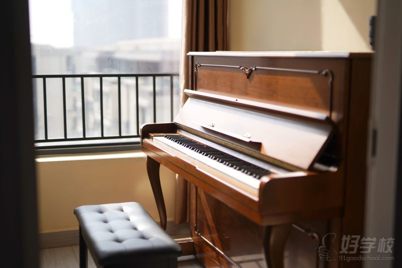 钢琴
