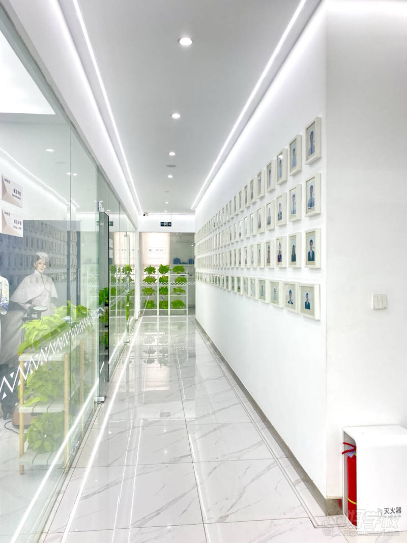 学校内部办公环境