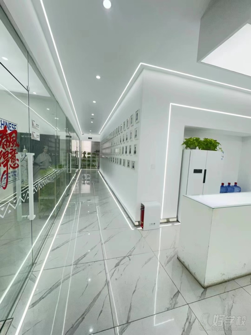 学校内部办公环境