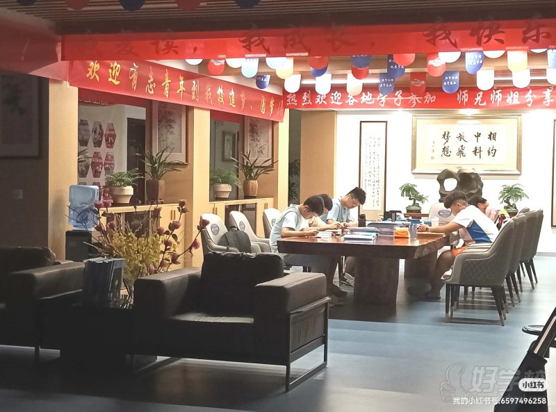 晚修后的阅读区