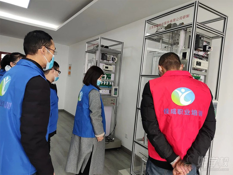 电梯装配调试工