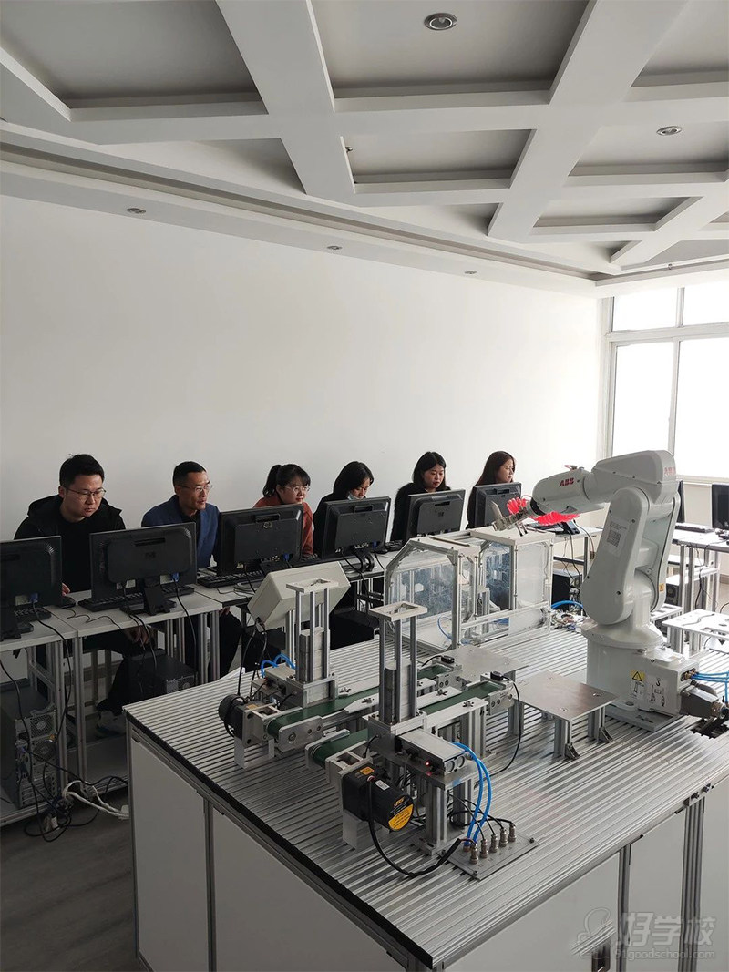 工业机器人系统运维员