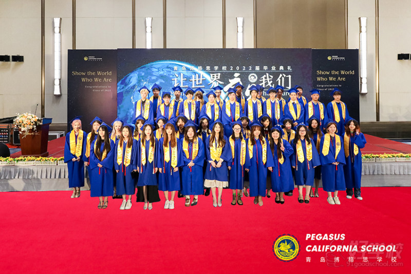 2022毕业典礼合影