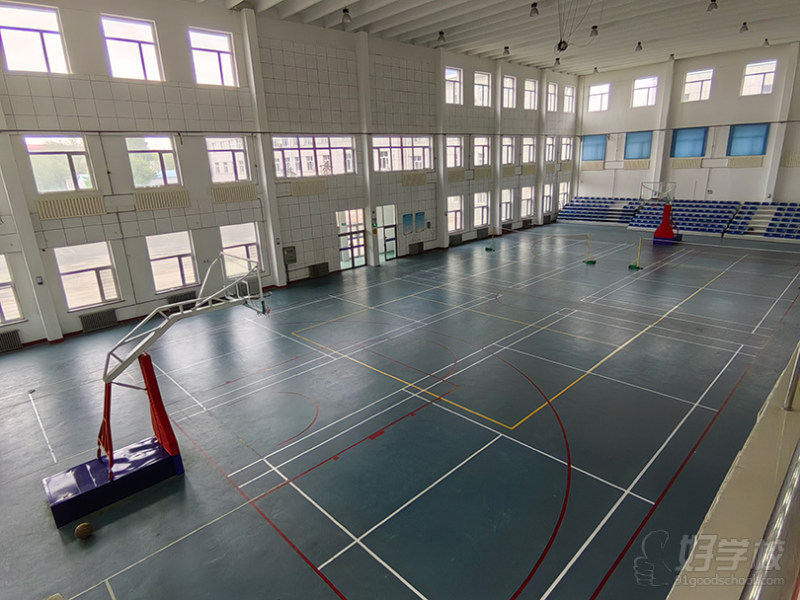 室内篮球场