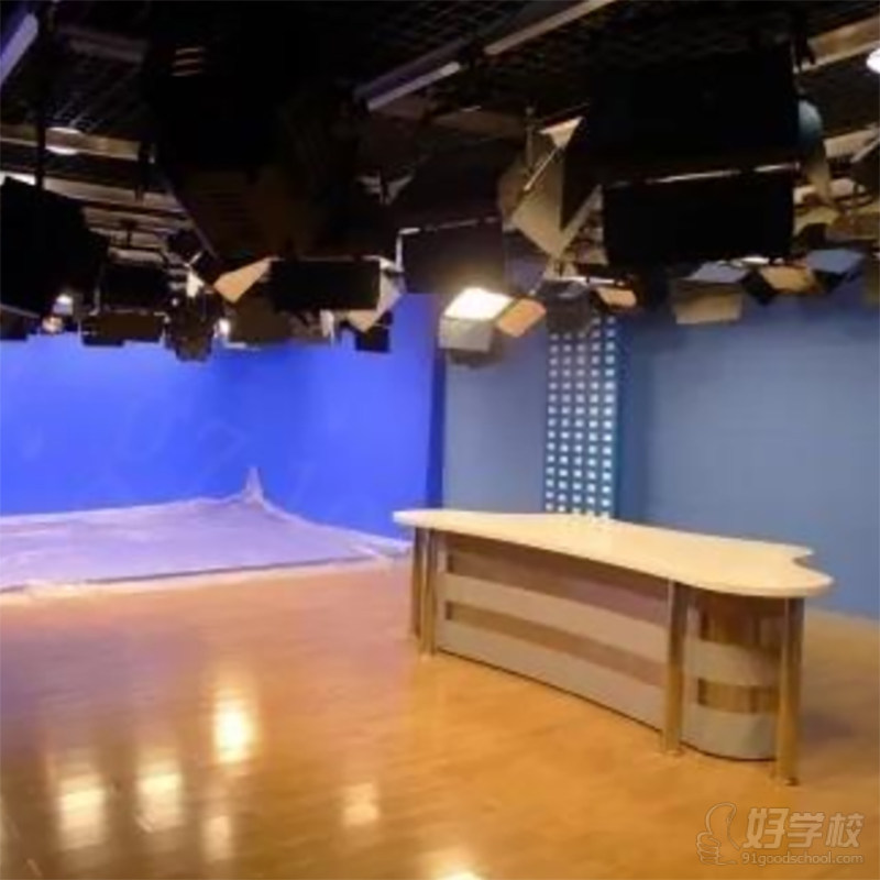 录播室及教学楼