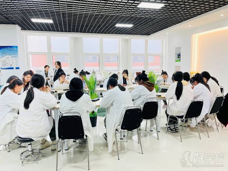 口腔义齿实训中心