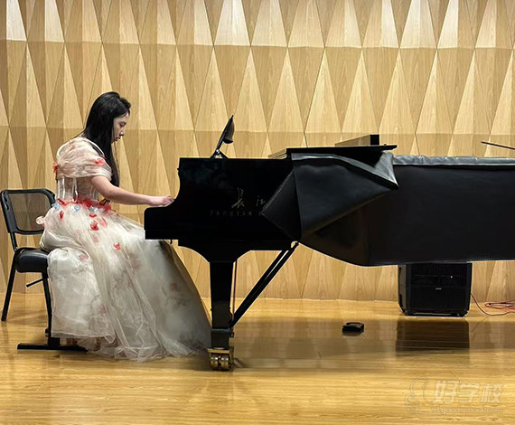 钢琴演奏