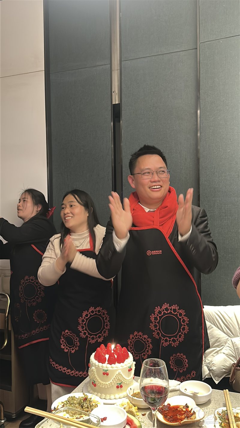 师生海底捞聚餐