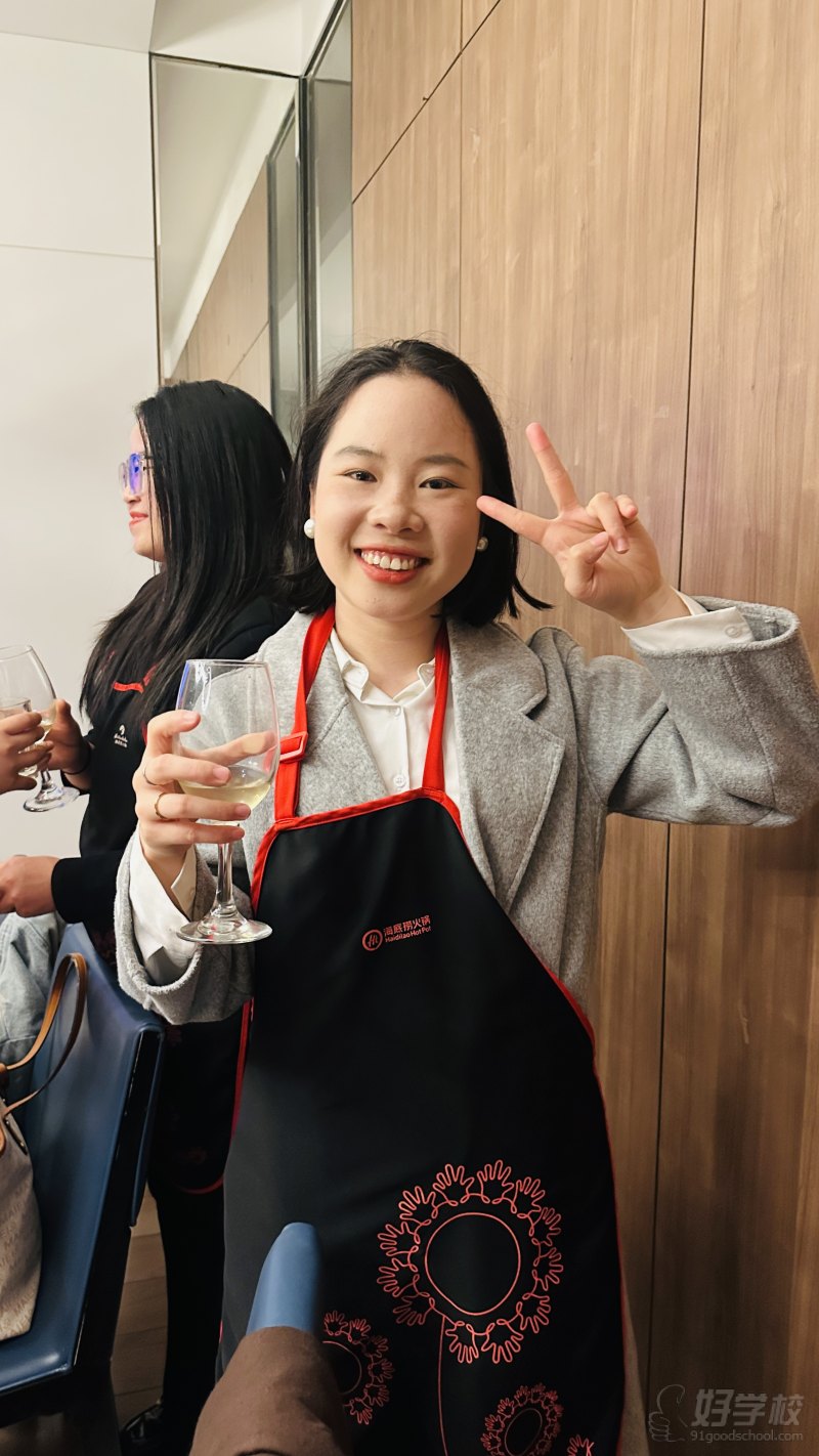 师生海底捞聚餐