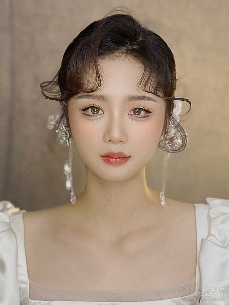 时尚新娘妆整体造