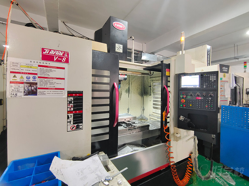CNC加工中心