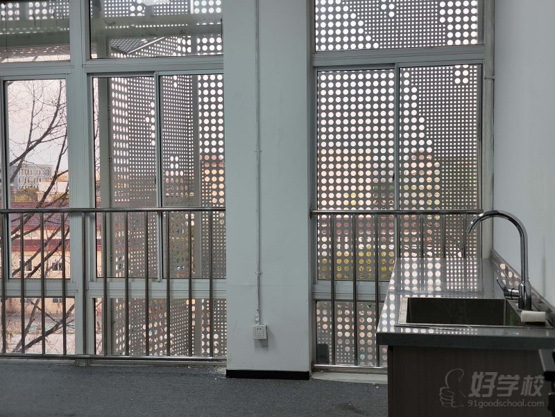 生活区（吃饭休闲）