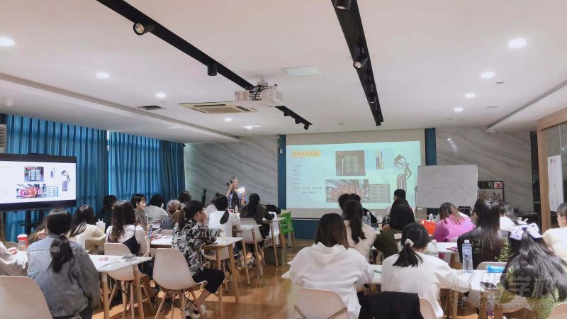 化妆班教学现场