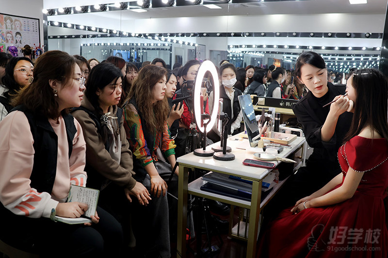 化妆教学现场