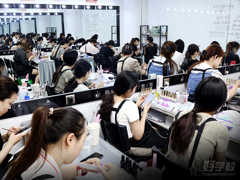 美甲教学现场