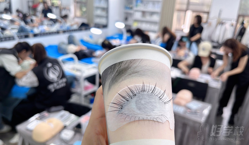美睫教学现场
