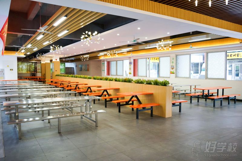 学校饭堂