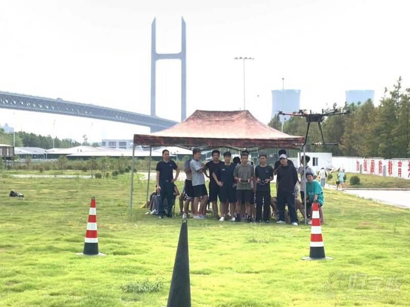 无人机训练场地