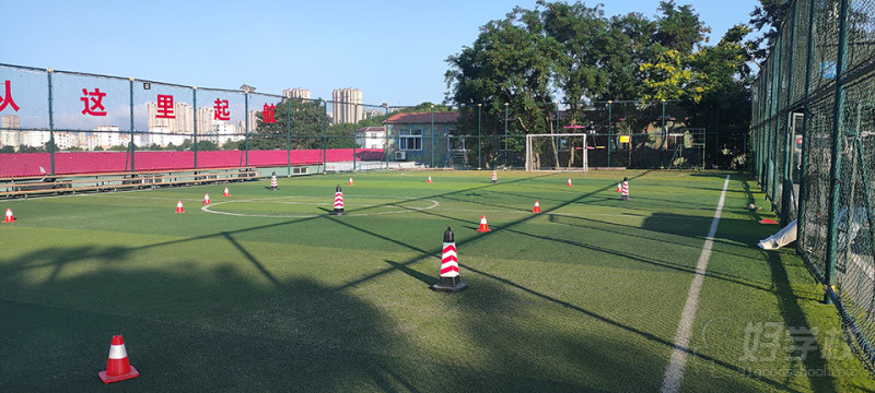 吉祥林训练场地