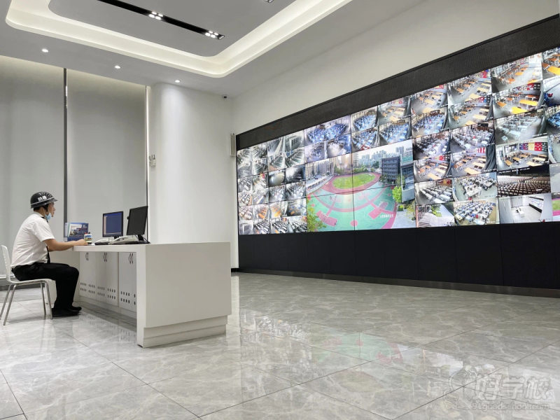 24小时封闭式管理实