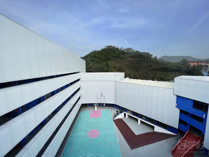 封闭式校区环境