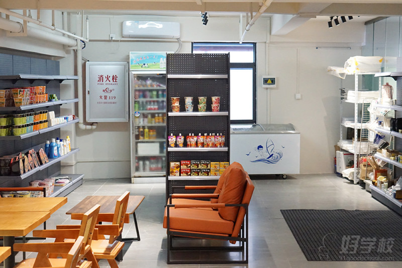 封闭式校区环境