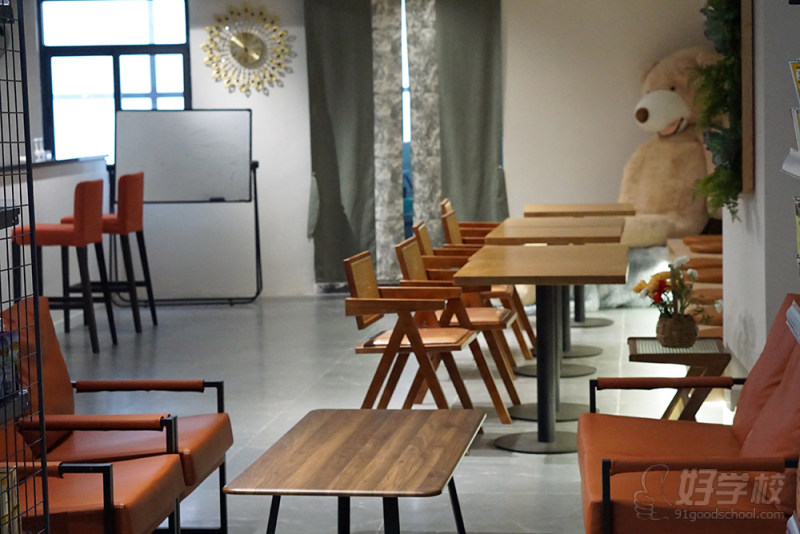 封闭式校区环境